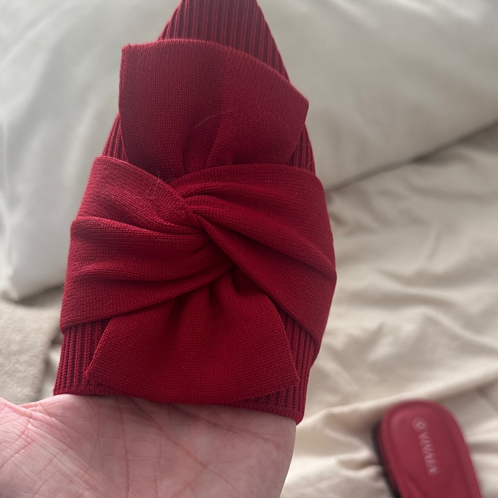 Women's Red Bow Slip-On Shoes - Picture 2 of 7